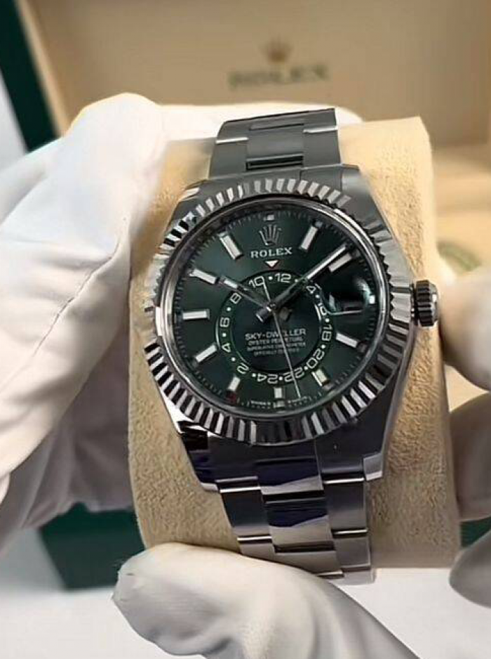 WATCH-010