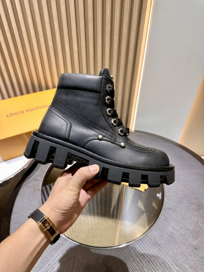 L**V**T* BOOTS LVTBS-014