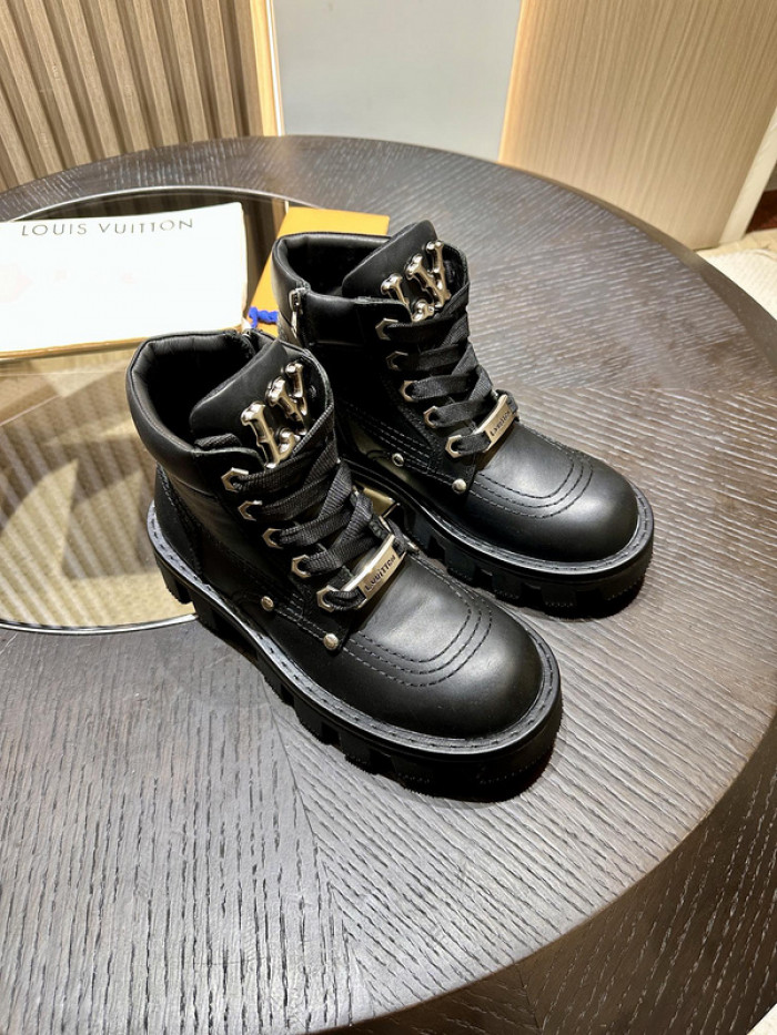 L**V**T* BOOTS LVTBS-014