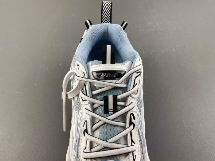 C/O​ SNEAKERS CO-064
