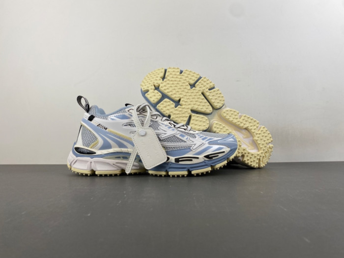 C/O​ SNEAKERS CO-064