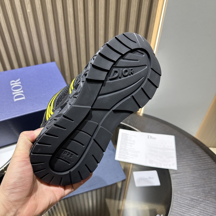D10r x Kaws B35 NXT DRB35-013