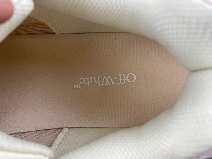C/O​ SNEAKERS CO-061