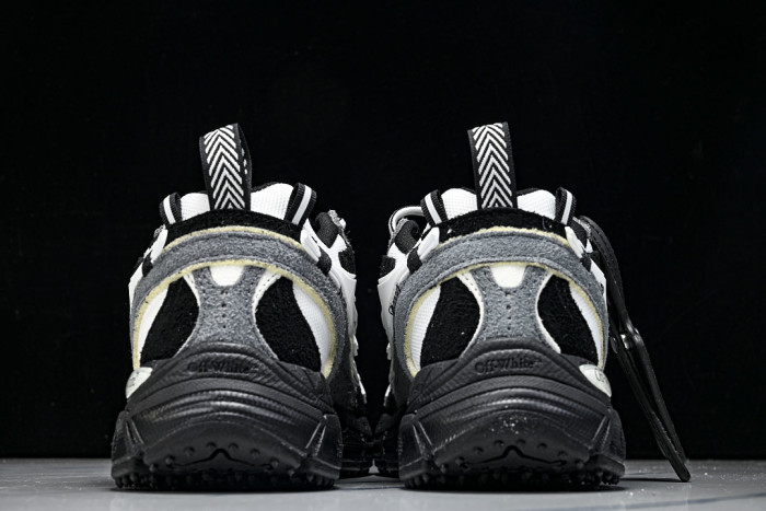 C/O​ SNEAKERS CO-062