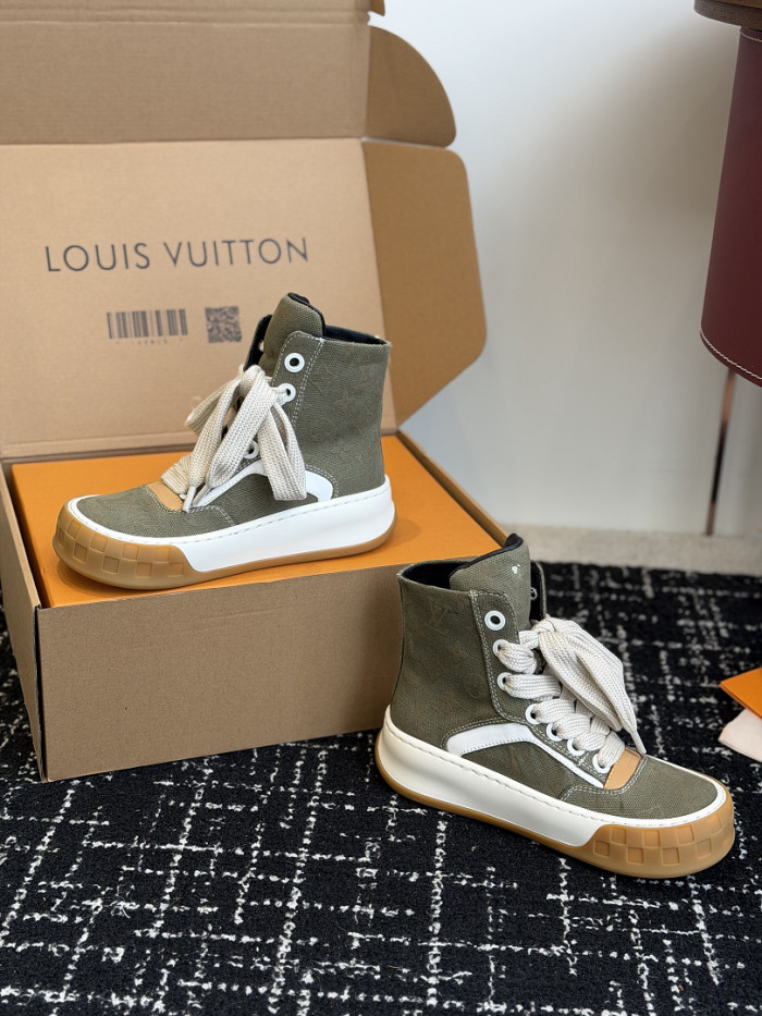 L*VT TILTED LVTTD-016