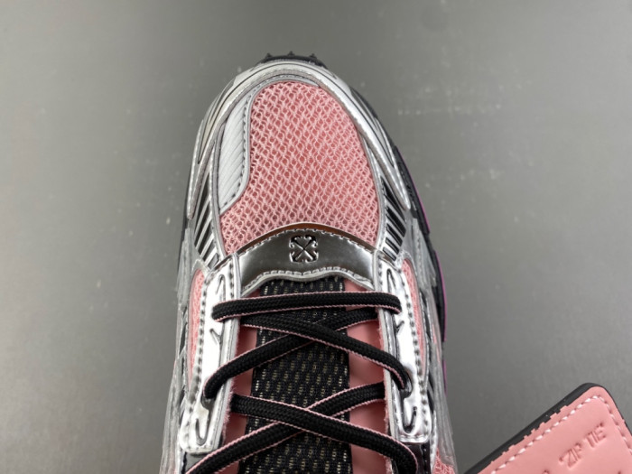 C/O​ SNEAKERS CO-075