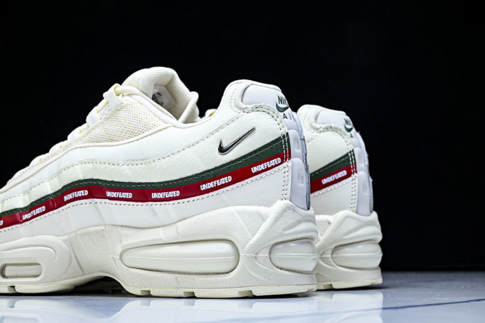 Undefeated x Nike Air Max 95 SP IB4453-100