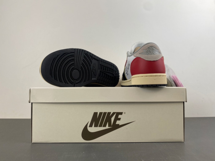 Travis Scott x Air Jordan 1 Low OG XZ6868-005