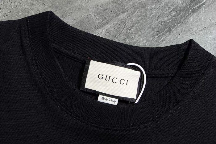 G*UCCI CLOTHES GICS-027