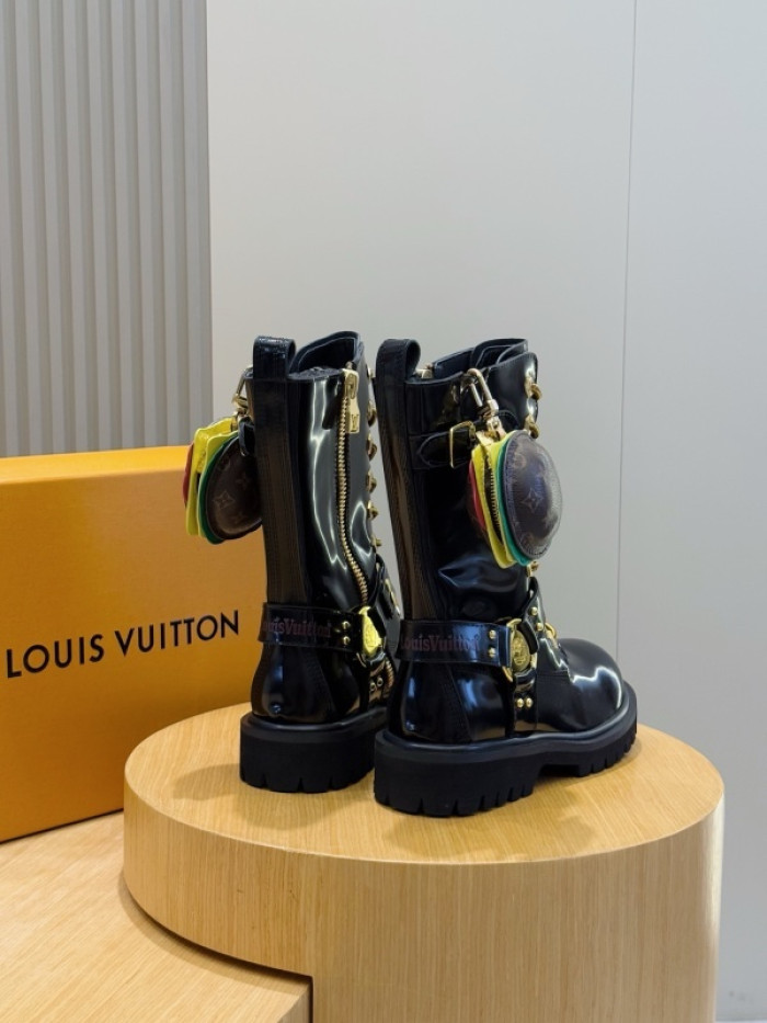 L**V**T* BOOTS LVTBS-051