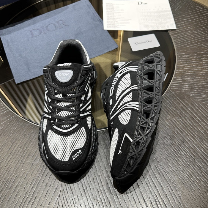 D10r x Kaws B35 NXT DRB35-010
