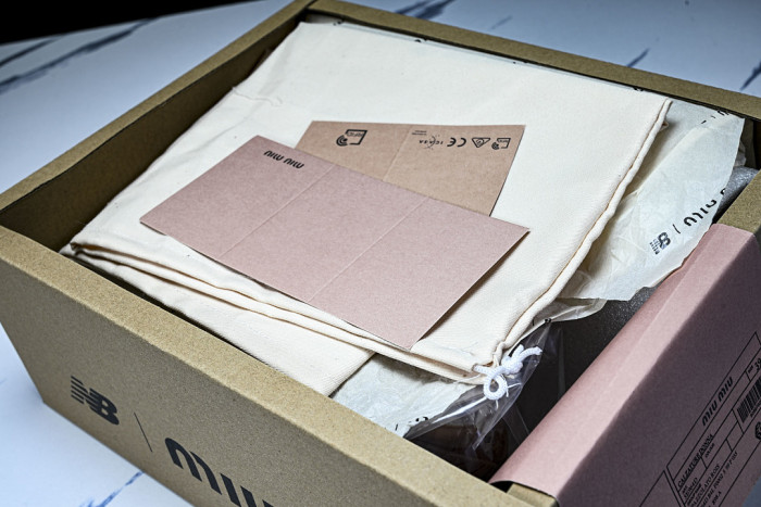 New Balance x Mi­uMi­u 530 MM-007
