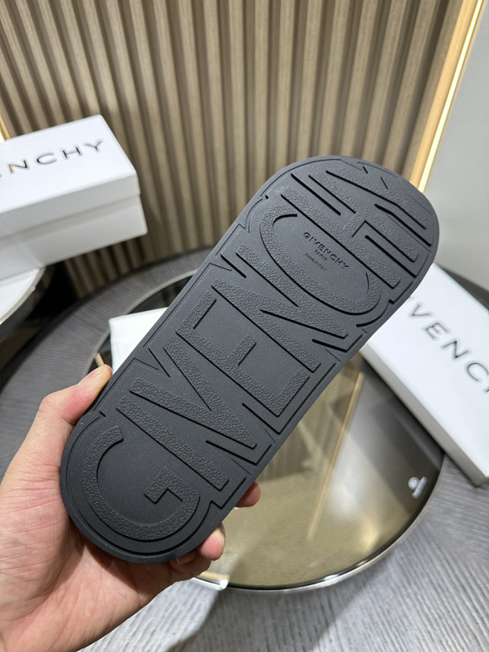 G*IVENCH*Y SLIDE GSE-001