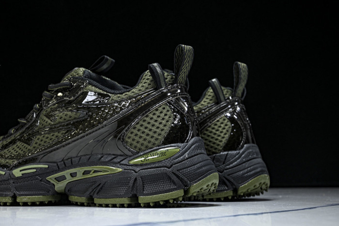 C/O​ SNEAKERS CO-048