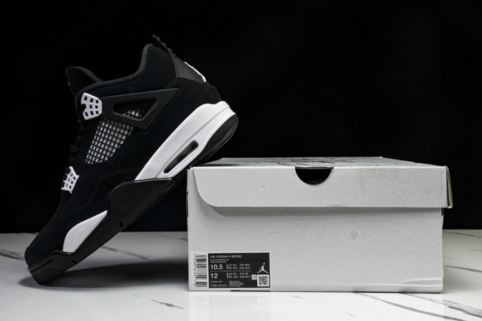 Air Jordan 4 Retro “White Thunder” FQ8138-001