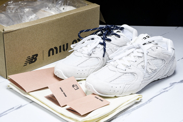 New Balance x Mi­uMi­u 530 MM-004