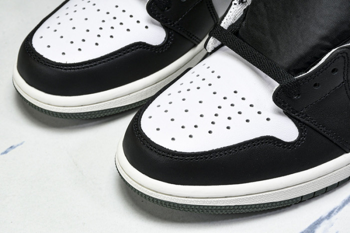 Air Jordan 1 Retro High "Clay Green" 555088-135