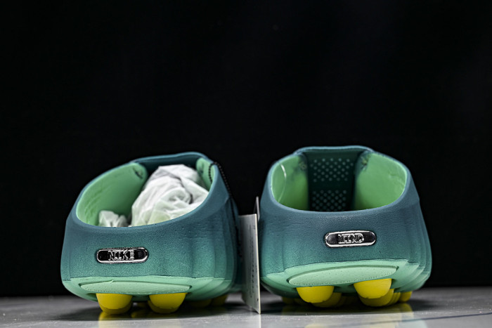 Nike Mind 001 