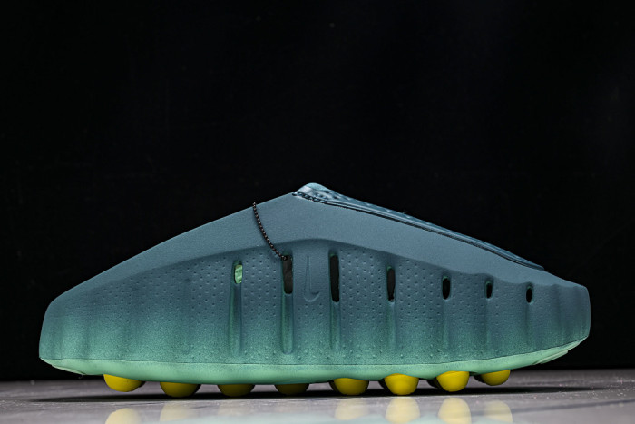 Nike Mind 001 