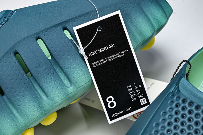 Nike Mind 001 