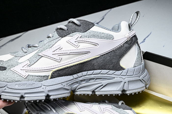 C/O​ SNEAKERS CO-050