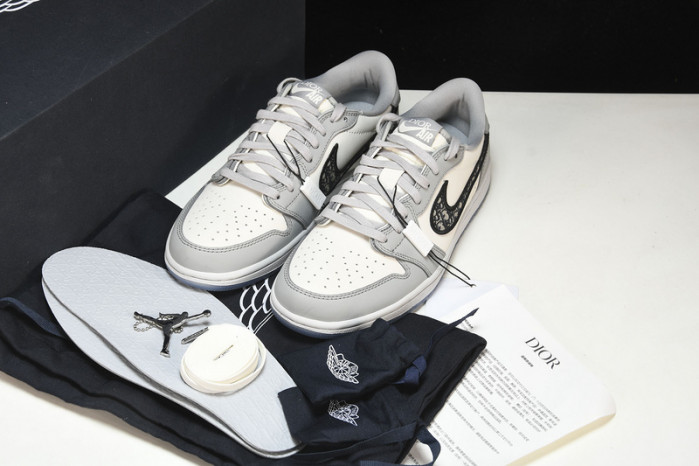 Air Jordan 1 Low CN8606-002