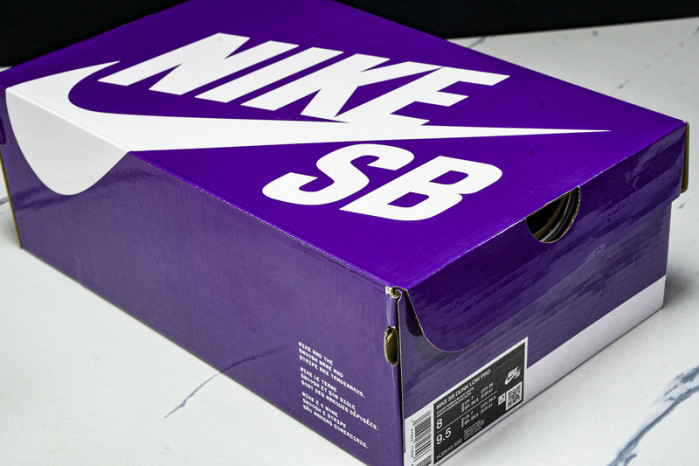 Hayley Wilson x Nike SB Dunk Low "Court Purple" HJ0613-500