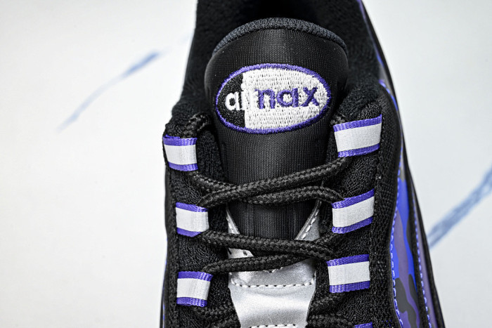 Undefeated x Nike Air Max 95 SP HQ1973-500