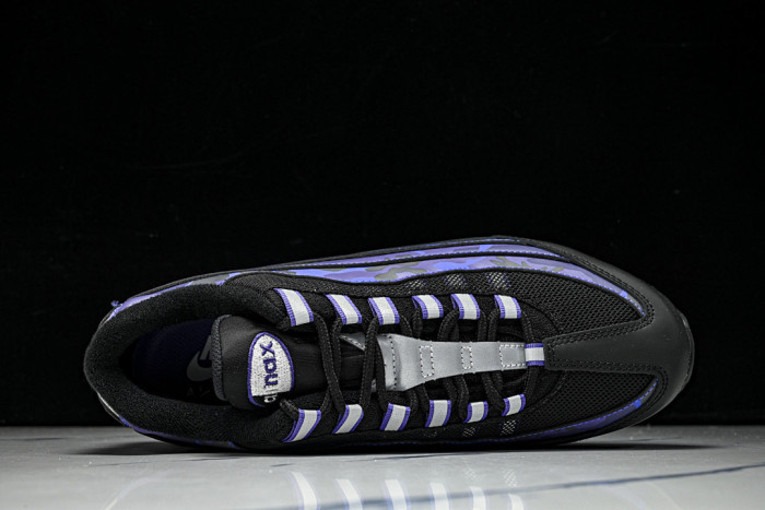 Undefeated x Nike Air Max 95 SP HQ1973-500