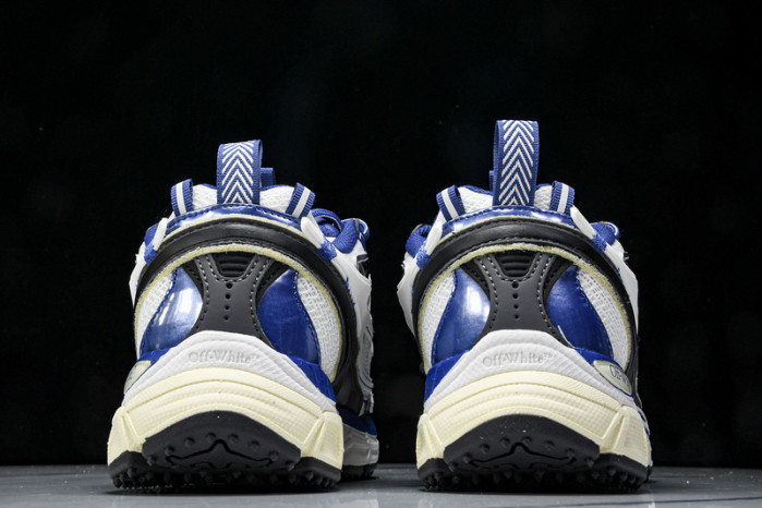 C/O​ SNEAKERS CO-028