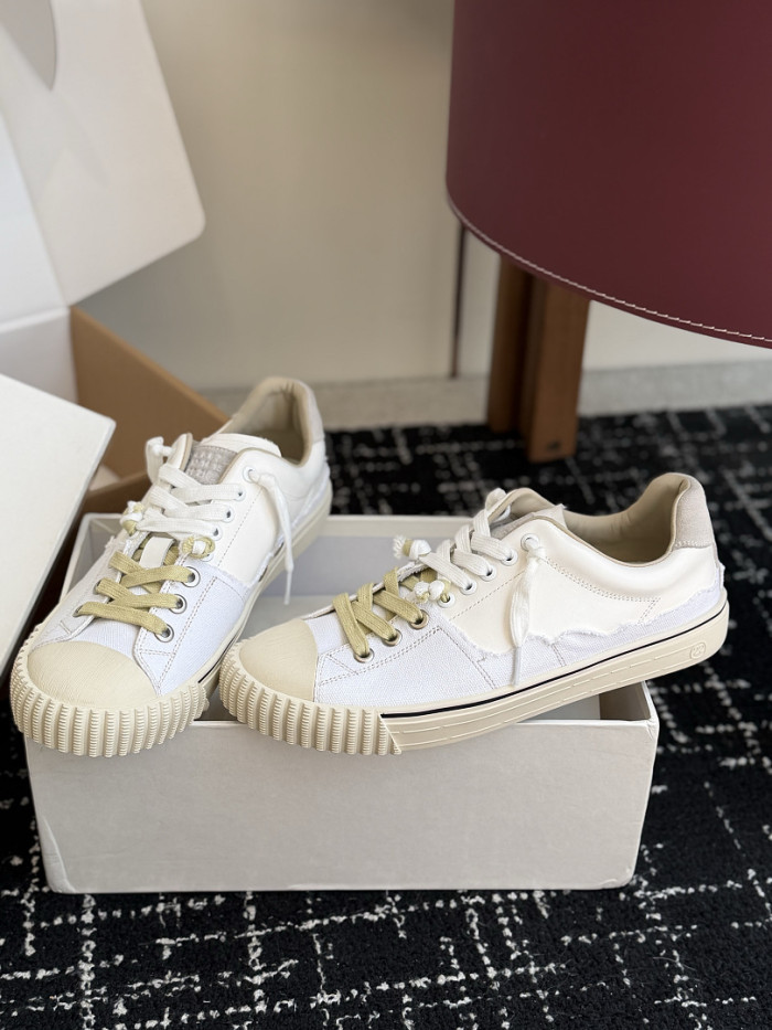 Ma*iso*n Mar*giela MNMA-0212