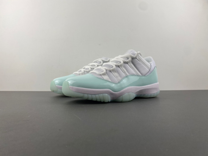 Air Jordan 11 Low “Igloo” AH7860-103