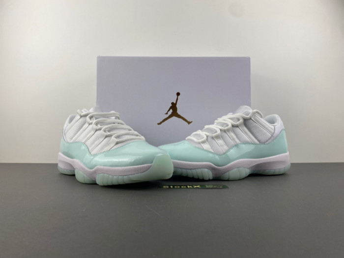 Air Jordan 11 Low “Igloo” AH7860-103