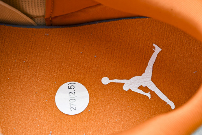 Air Jordan 3 Retro "Starfish" IH7694-200