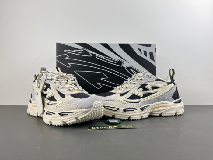 C/O​ SNEAKERS CO-051