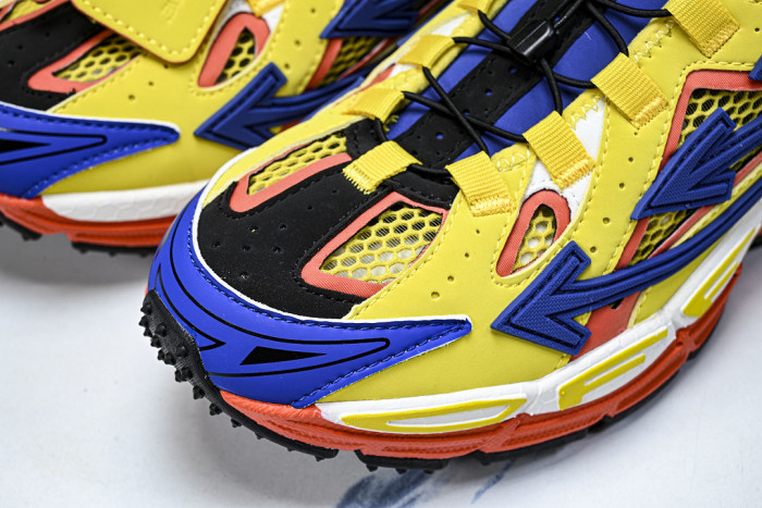 C/O​ SNEAKERS CO-067
