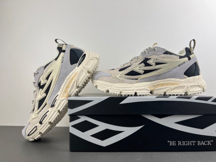 C/O​ SNEAKERS CO-051