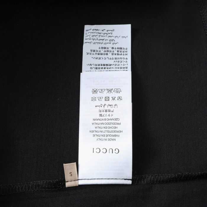 G*UCCI CLOTHES GICS-009