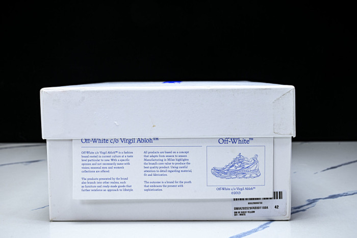 C/O​ SNEAKERS CO-067