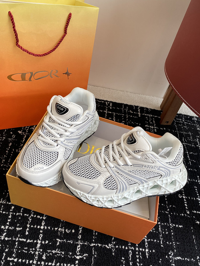 D10r x kaws b35 nxt drb35-001