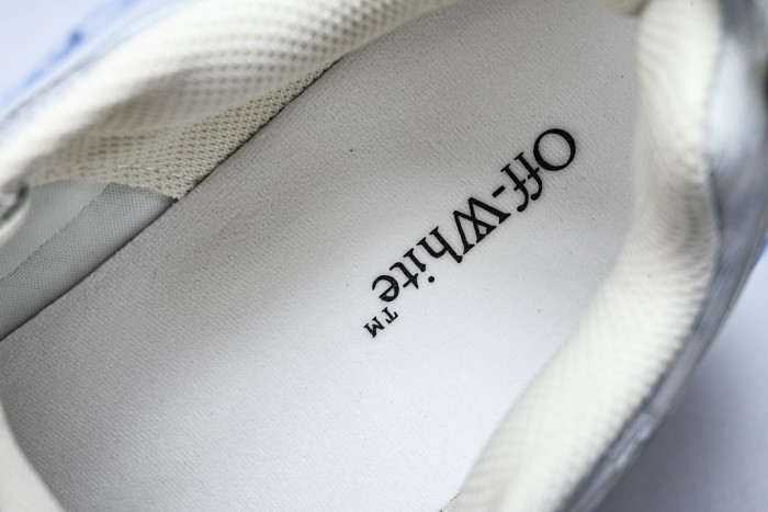 C/O​ SNEAKERS CO-074