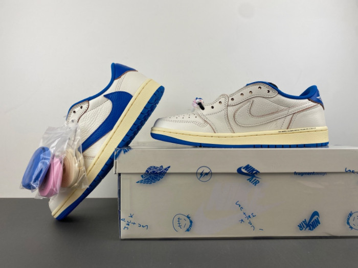 Travis Scott x Air Jordan 1 Low OG DM7866-104
