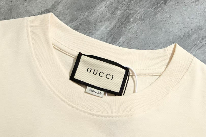 G*UCCI CLOTHES GICS-028