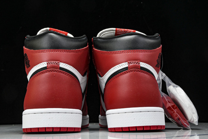 Jordan 1 Retro Chicago 555088-101