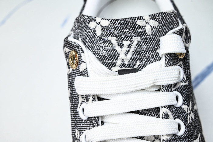 L*VT TIME OUT LTT-003