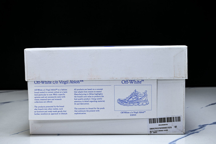 C/O​ SNEAKERS CO-073