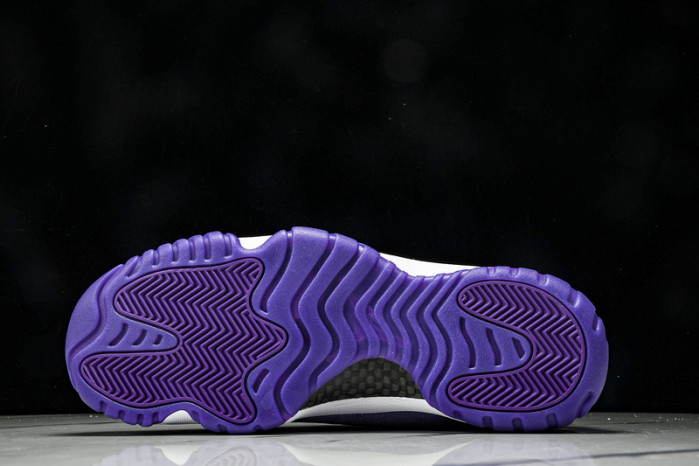 Air Jordan 11 CT8012-555