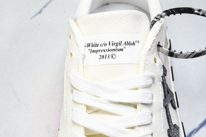 C/O​ SNEAKERS CO-034