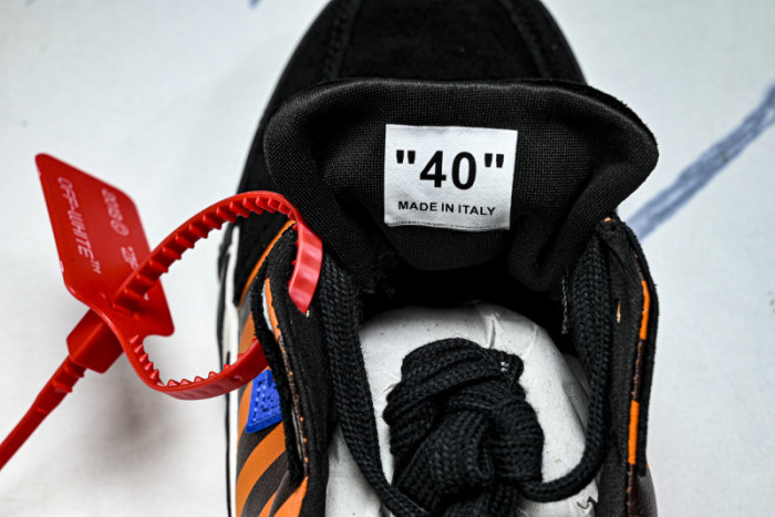 C/O​ SNEAKERS CO-041
