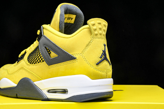 Jordan 4 Retro "Lightning" CT8527-700